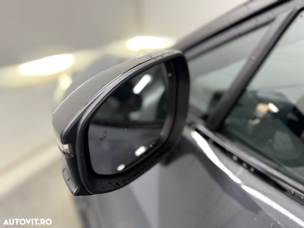 Toyota C-HR 2.0 HEV 197 CP 4x2 CVT Luxury - 28