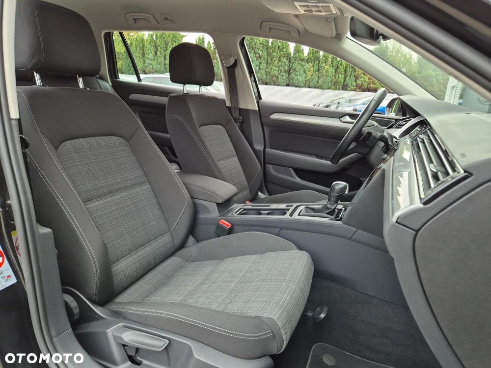 Volkswagen Passat 2.0 TDI Business DSG - 13