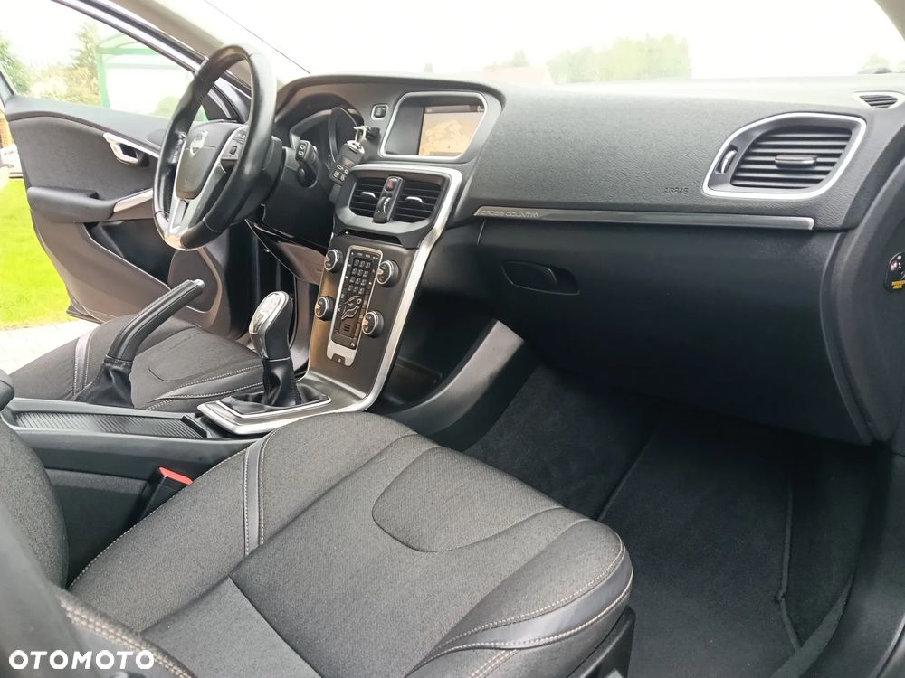 Volvo V40 Cross Country D3 Momentum - 26