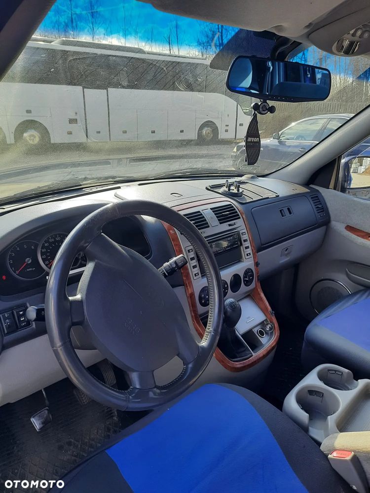 Kia Carnival 1.9 TDI Comfortline - 8