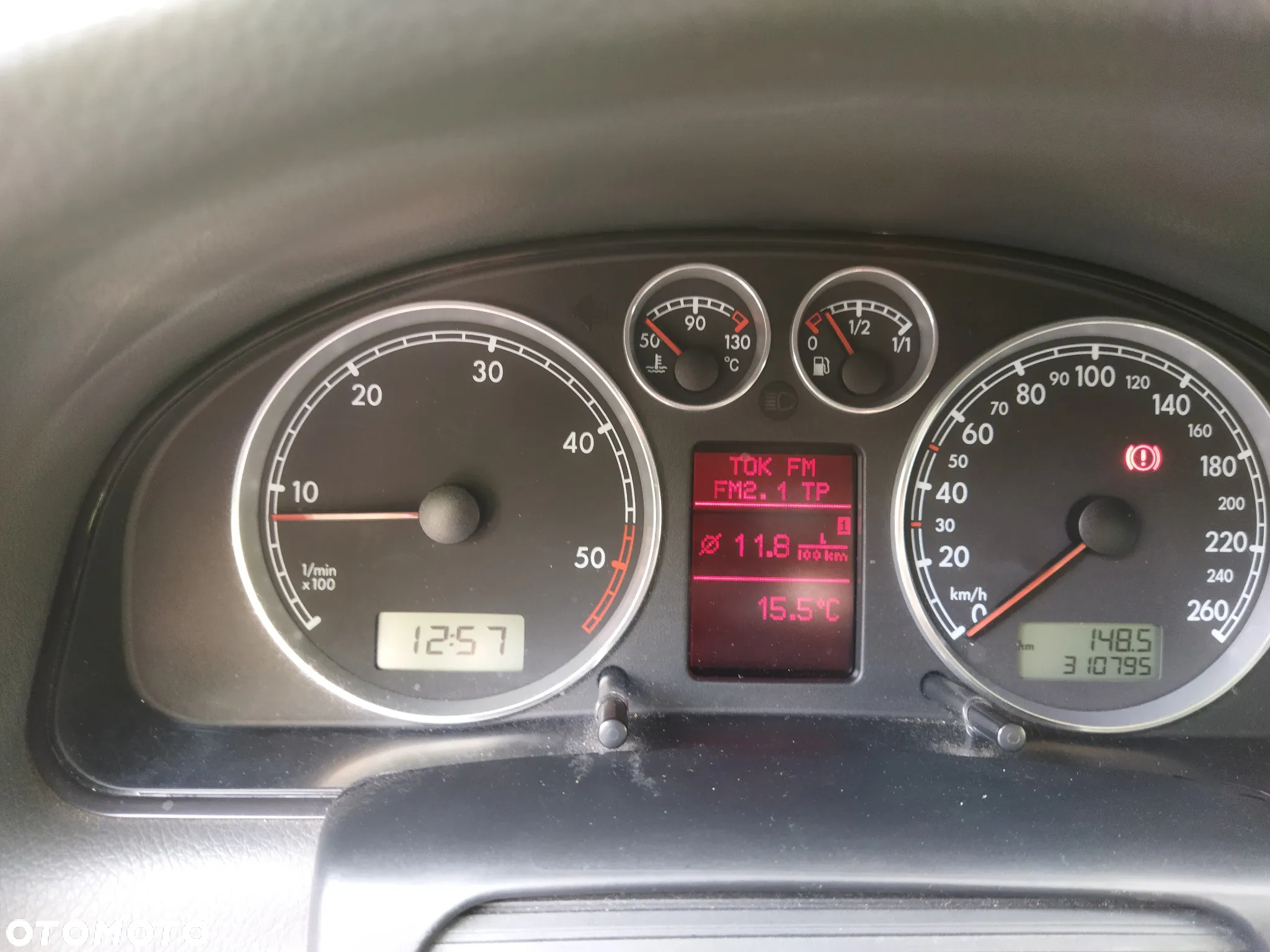 Volkswagen Passat 1.9 TDI Highline - 19
