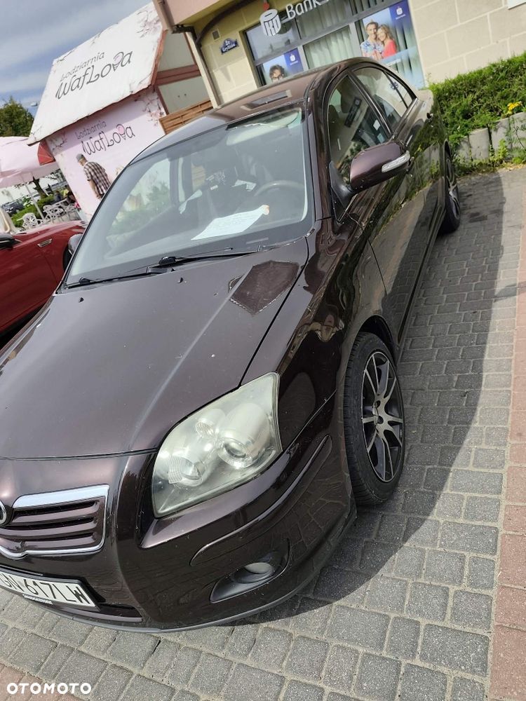 Toyota Avensis - 2