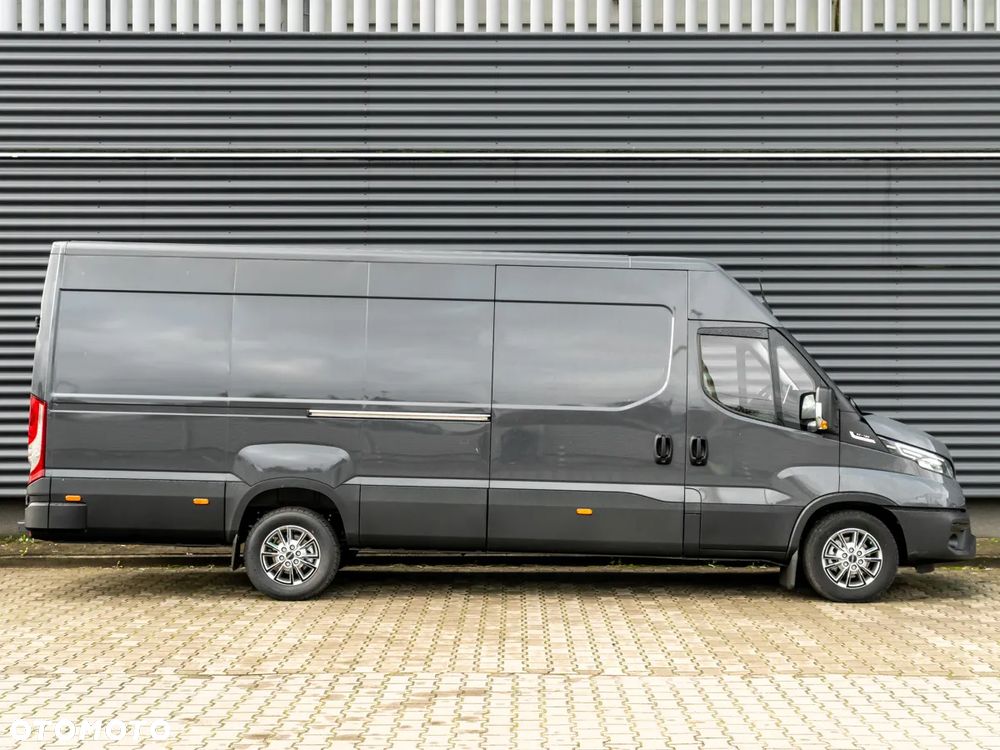 Iveco Daily 35S18HA8V 3.0 L4H2 - 4
