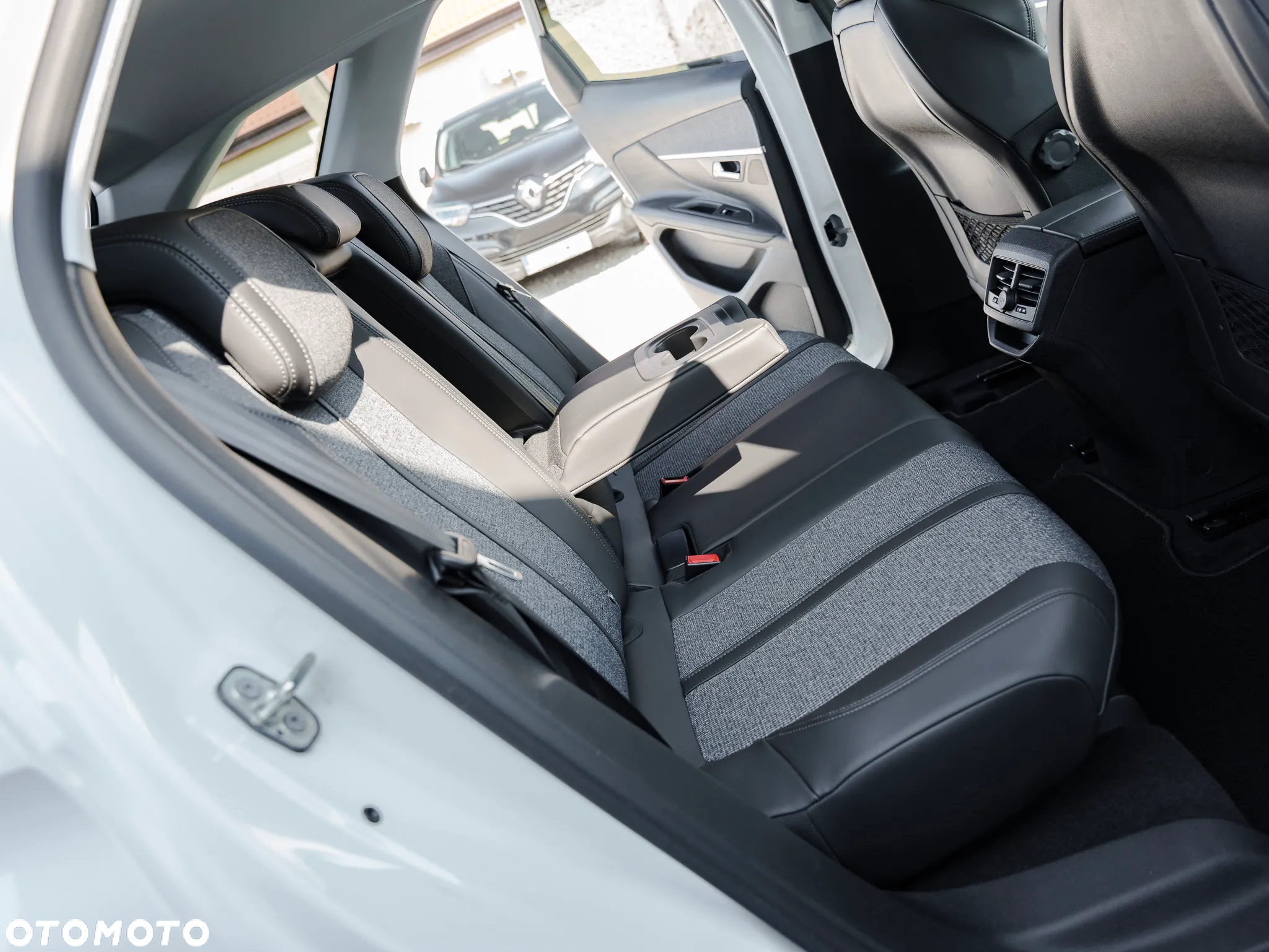 Peugeot 3008 1.5 BlueHDi Allure Pack S&S - 15