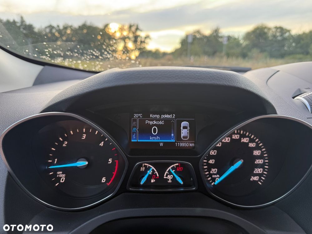 Ford Kuga 2.0 TDCi FWD Titanium - 12