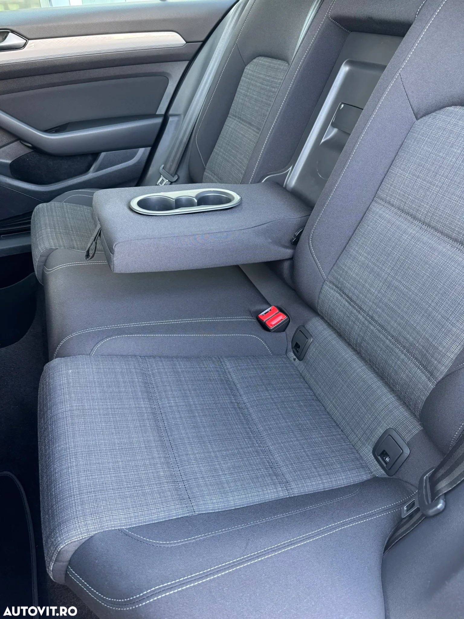 Volkswagen Passat - 21