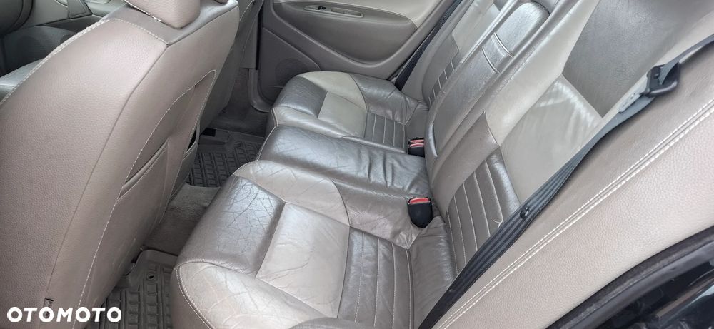 Volvo S60 2.4D Momentum - 5