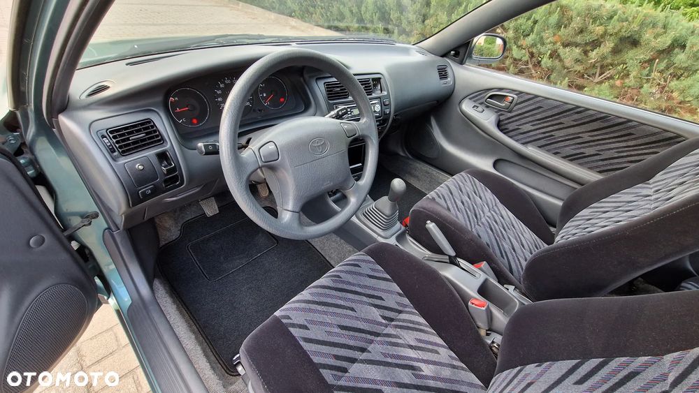 Toyota Corolla - 12