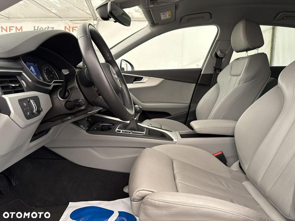 Audi A4 Limousine - 13