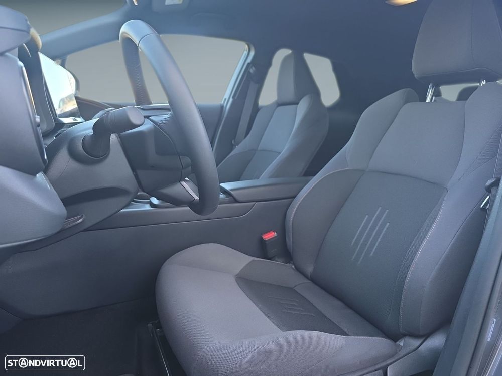 Toyota C-HR - 16