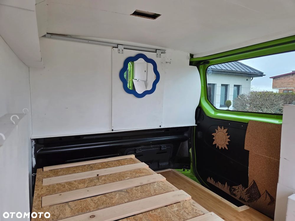 Renault TRAFIC - 24