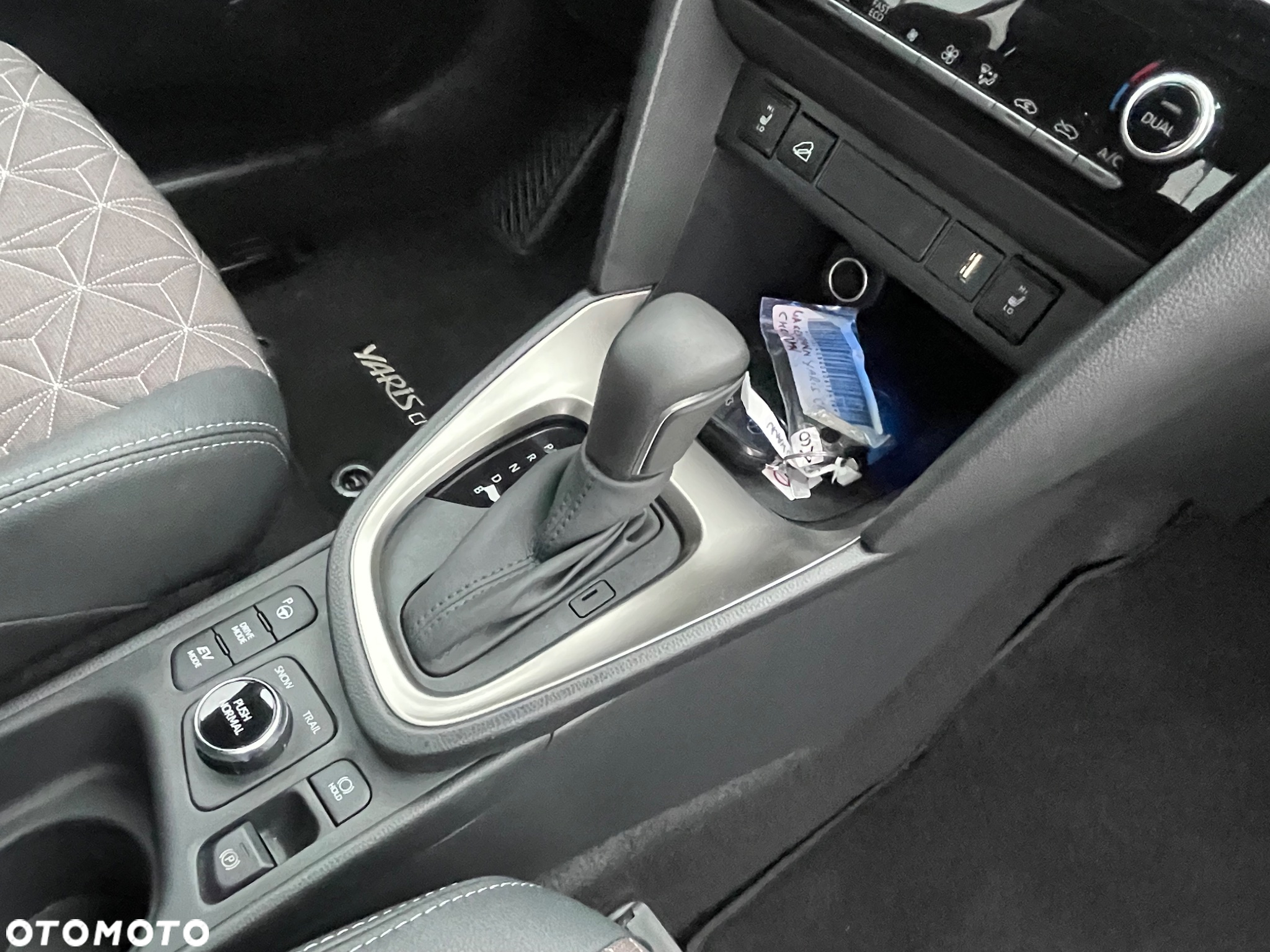 Toyota Yaris Cross Hybrid 130 1.5 VVT-i AWD-i Teamplayer - 12