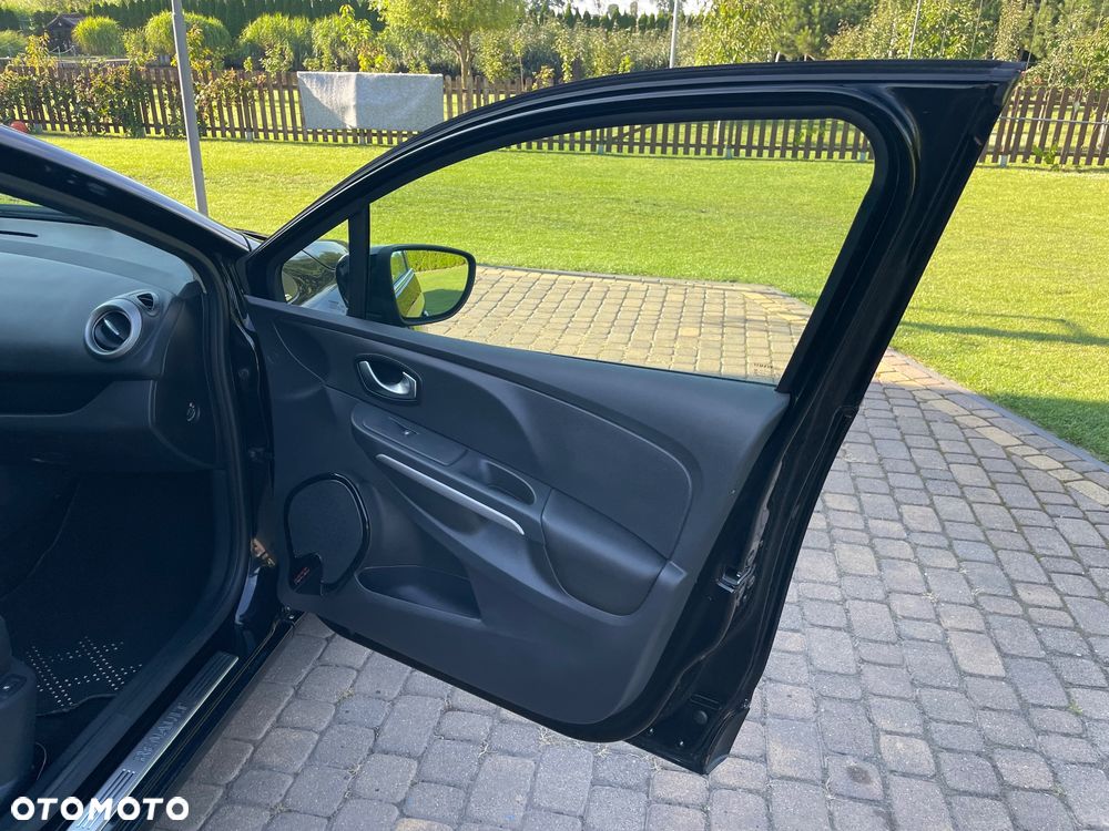 Renault Clio - 32