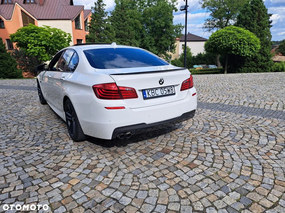 BMW Seria 5 528i xDrive - 7