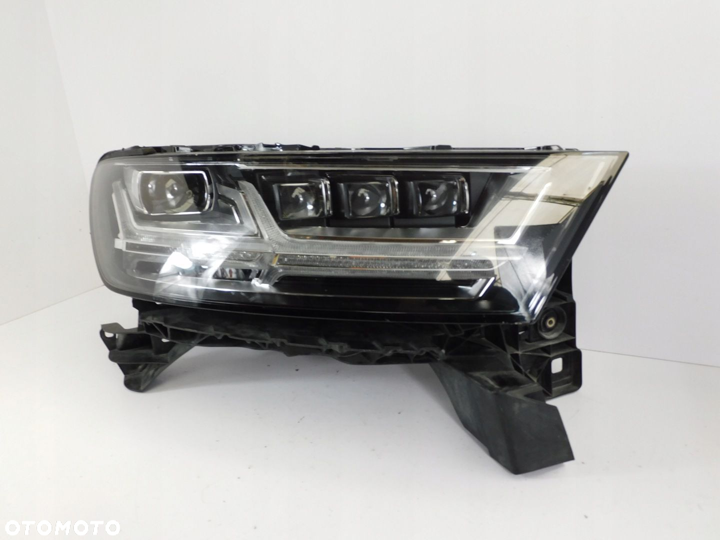 AUDI Q7 4M LAMPA PRAWA MATRIX 4M0941036C 4M0941784C ŚLIZG WIĄZKA - 3