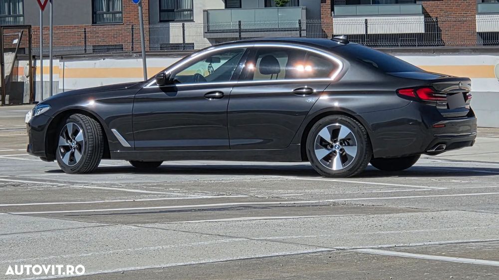 BMW Seria 5 520d AT MHEV - 32