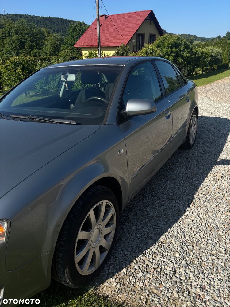 Audi A4 Limousine - 5