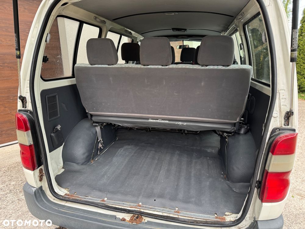 Toyota Hiace Standard - 16