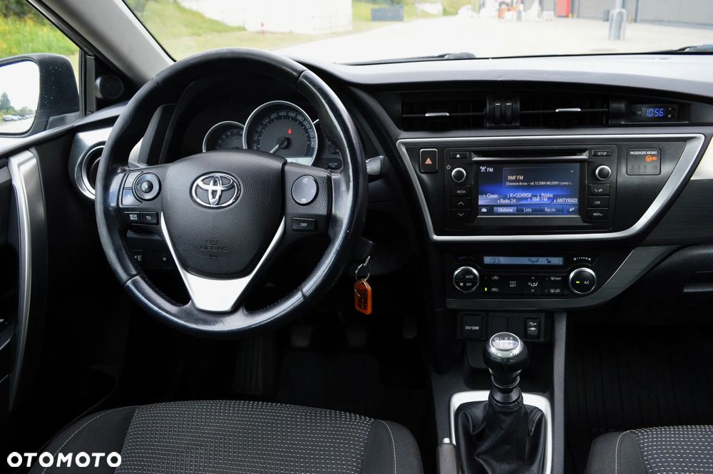 Toyota Auris 1.6 Premium Comfort - 9