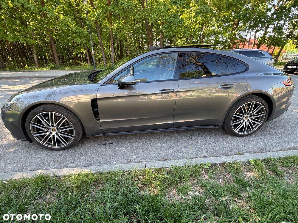 Porsche Panamera 4 - 11