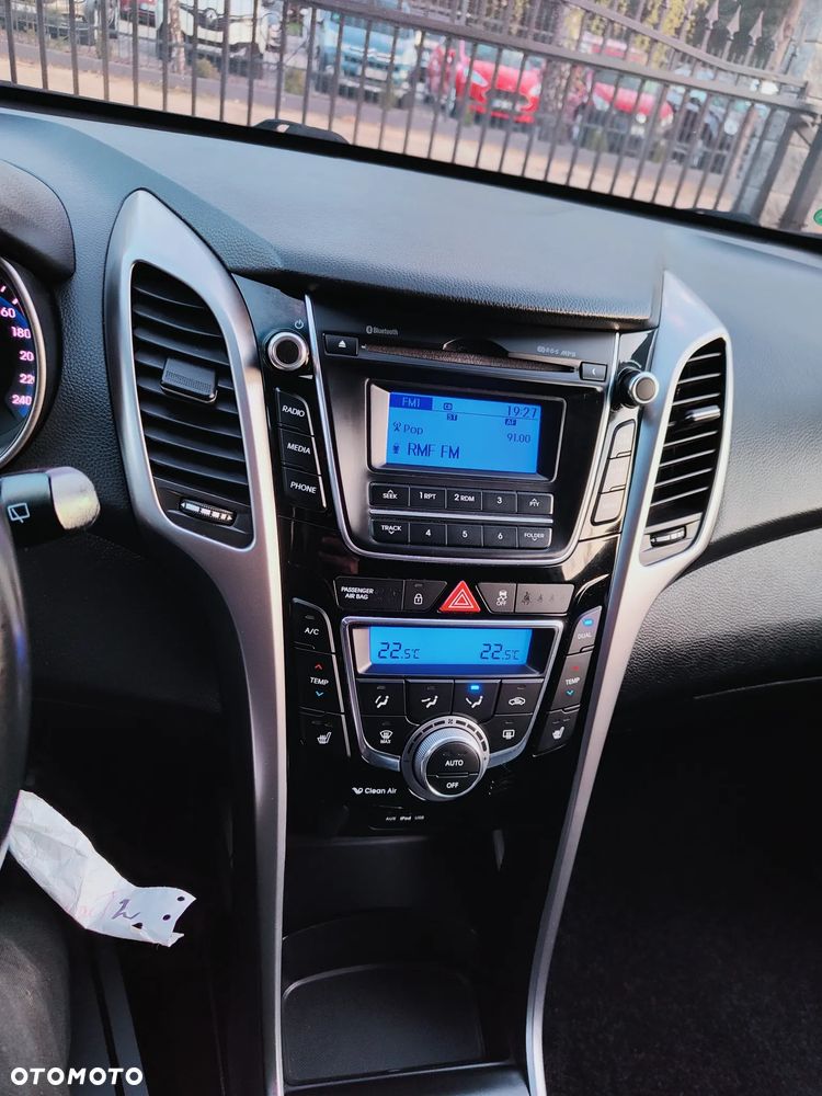 Hyundai i30 blue Kombi 1.6 GDi Style - 21