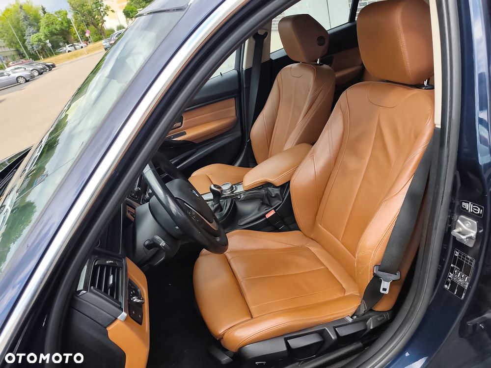 BMW Seria 3 320d Efficient Dynamics Luxury Line EU6 - 13