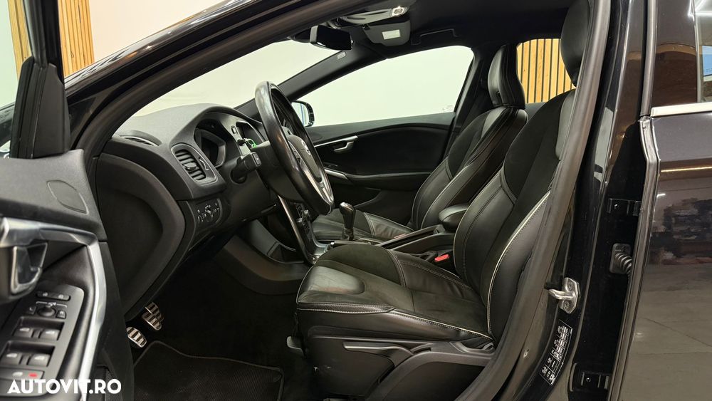 Volvo V40 D2 R Design - 15