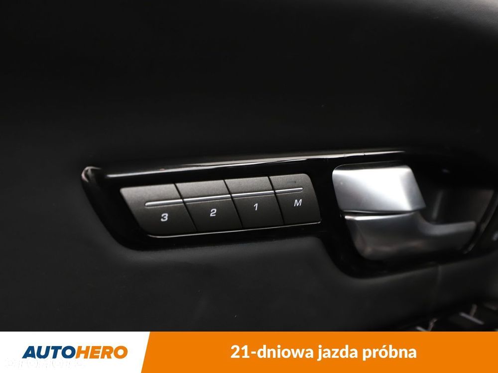Land Rover Range Rover Evoque 2.0TD4 Autobiography - 34