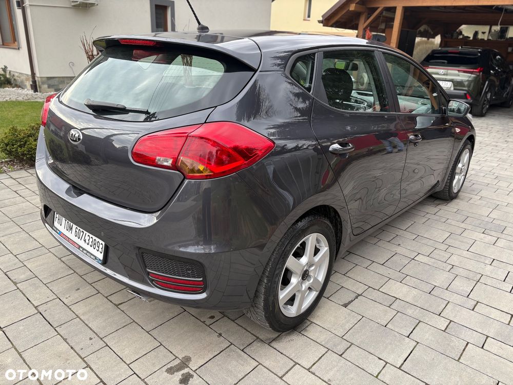 Kia Ceed - 13