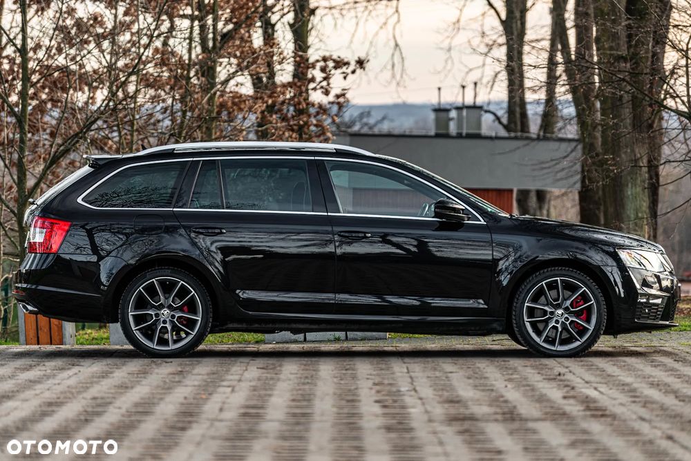 Skoda Octavia 2.0 TDI DSG RS - 19