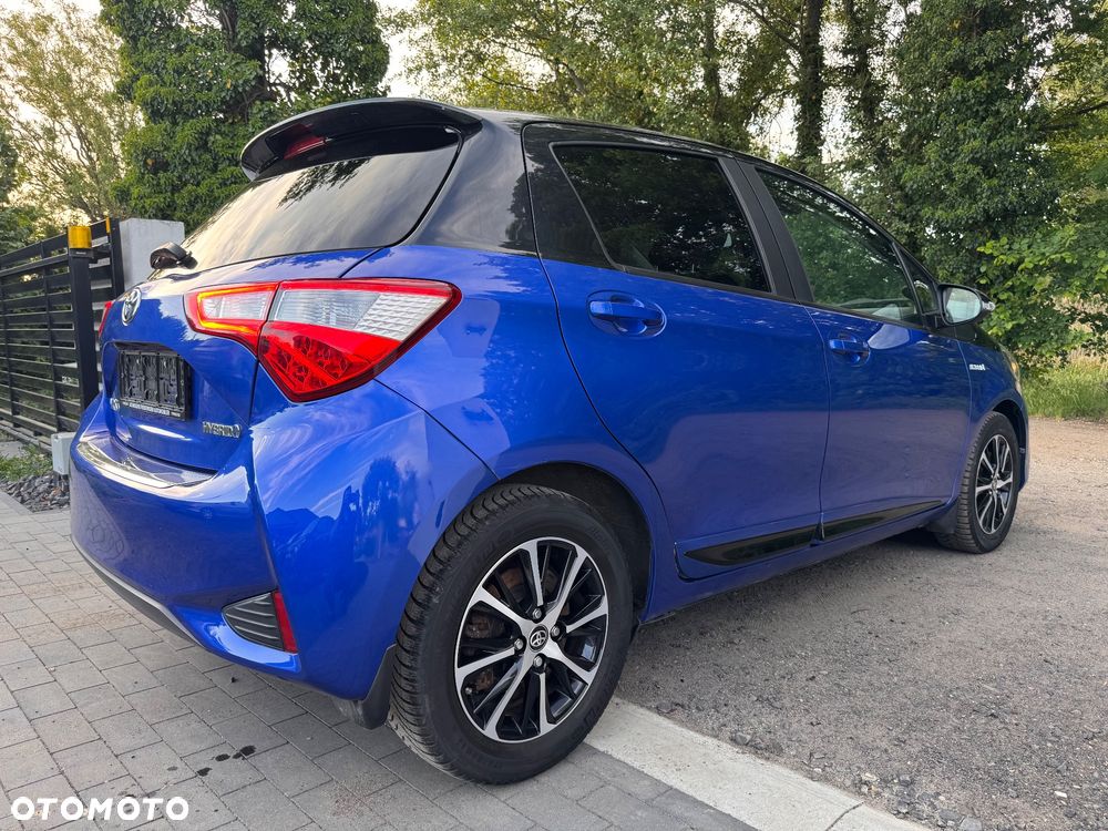 Toyota Yaris Hybrid 100 Selection Platinum - 9