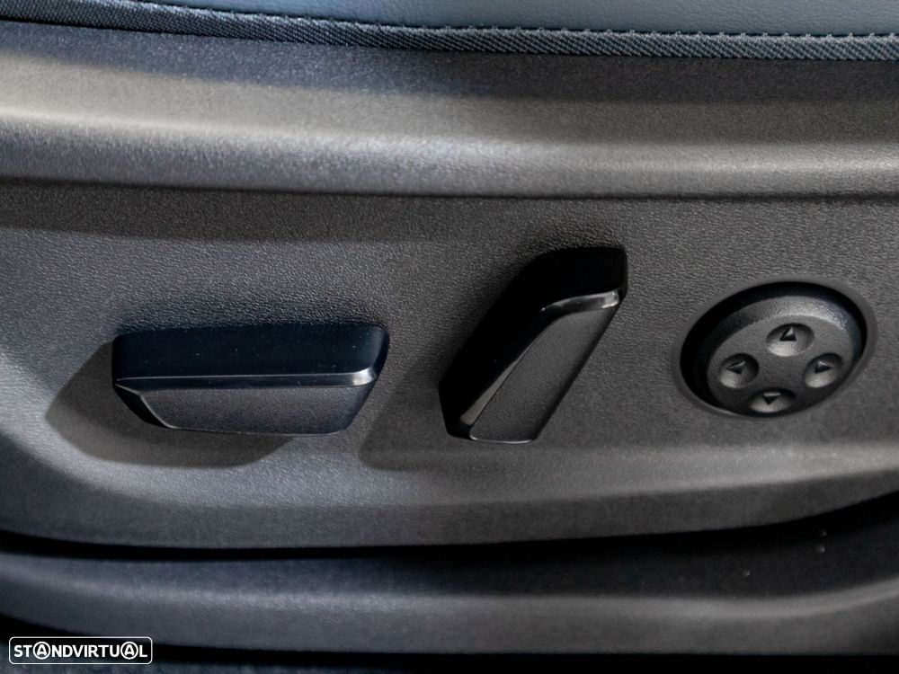 Nissan Ariya 87 kWh Evolve Carr. 22kW + Pack Sport - 19