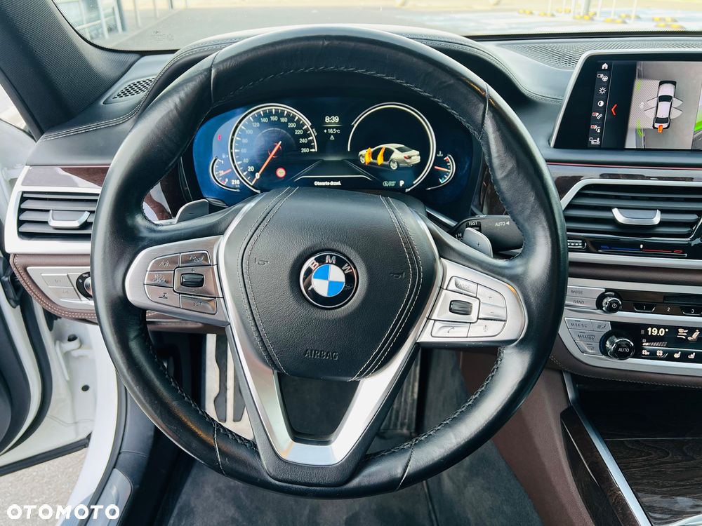 BMW Seria 7 740Li - 30