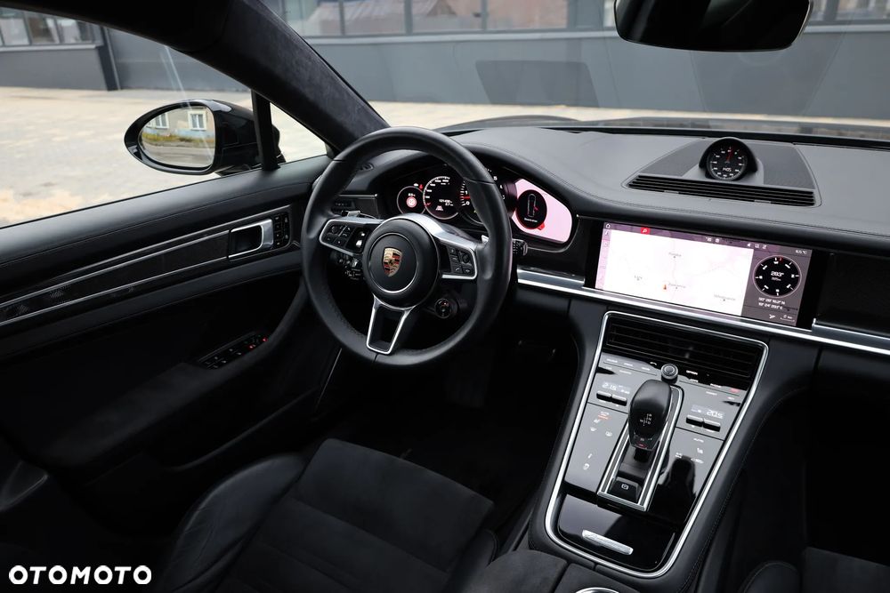 Porsche Panamera GTS - 32