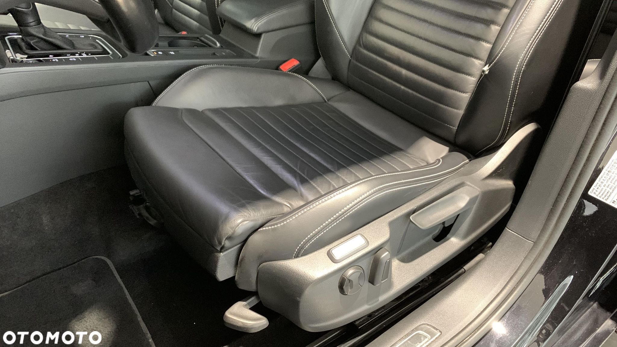 Volkswagen Passat 2.0 TDI 4Mot Elegance DSG - 12