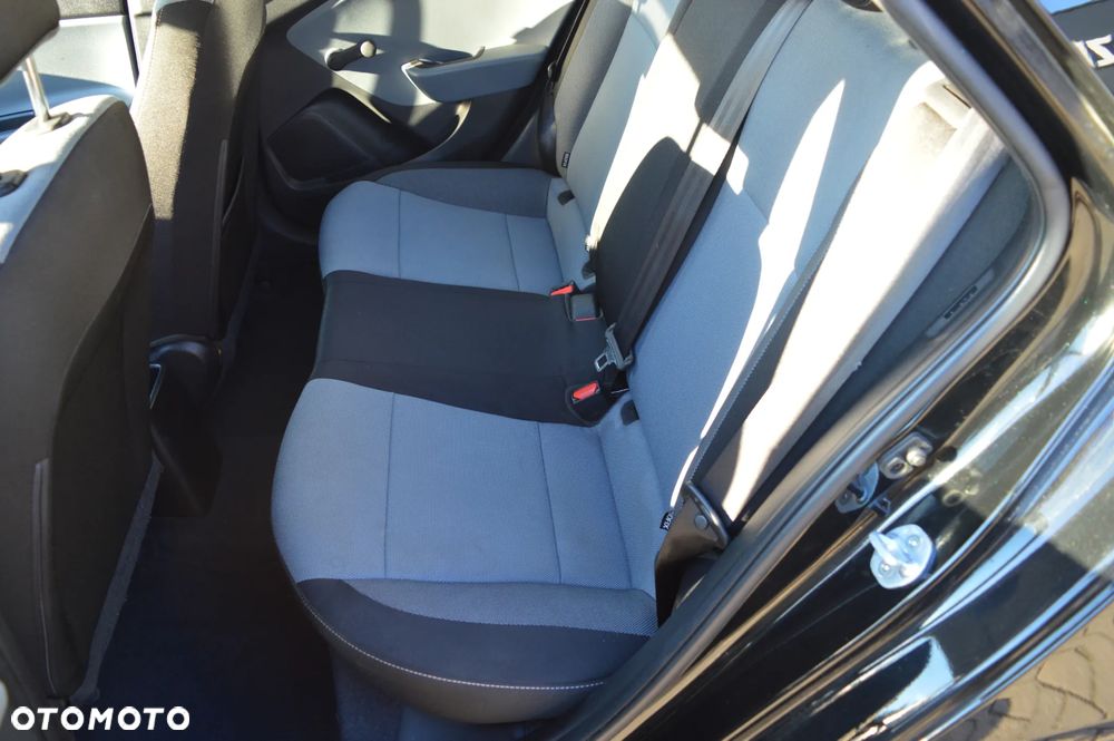 Hyundai i20 blue 1.2 - 15