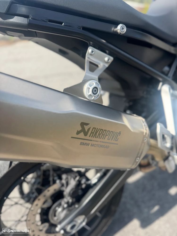 BMW F 900 GS Triple Black - 11