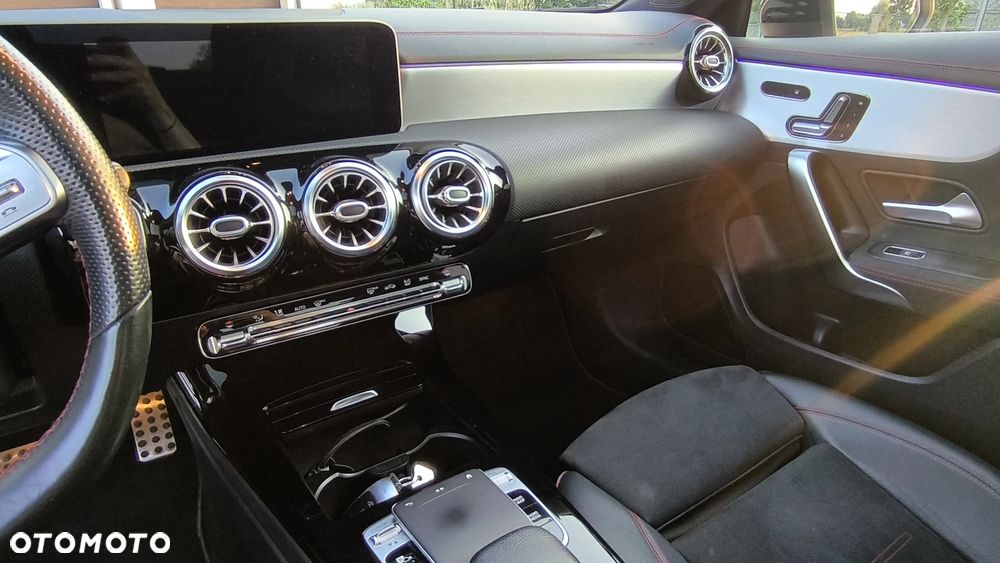 Mercedes-Benz CLA 220 AMG Line 7G-DCT - 13