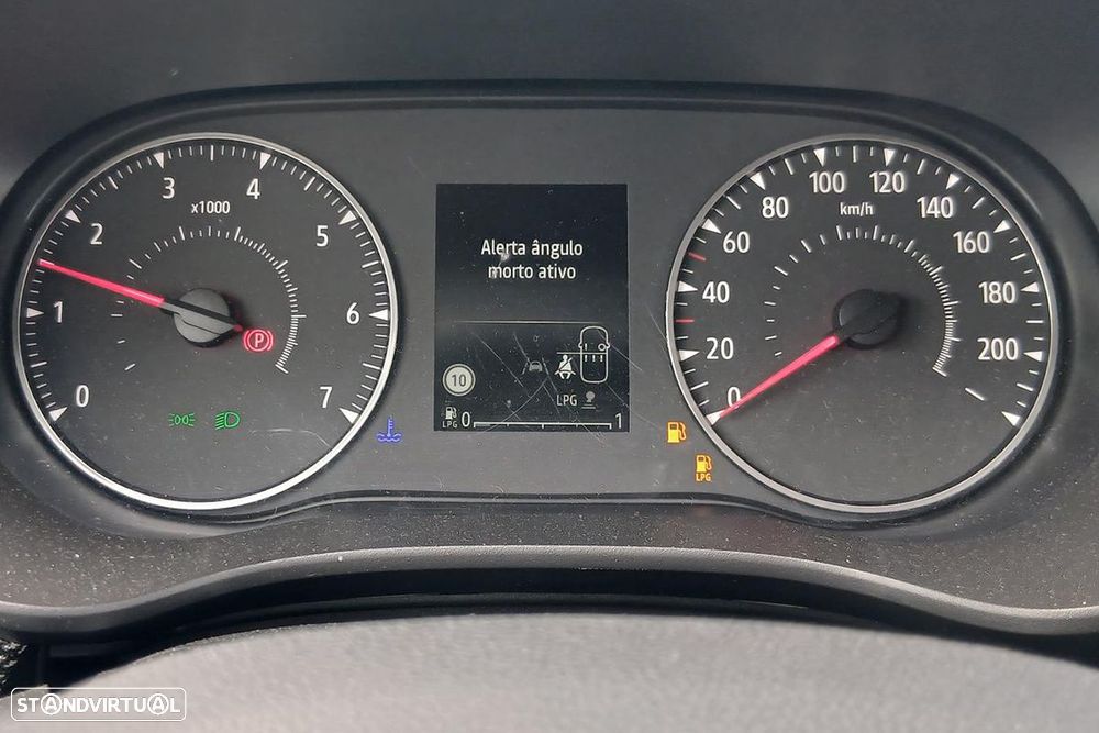 Dacia Sandero - 11