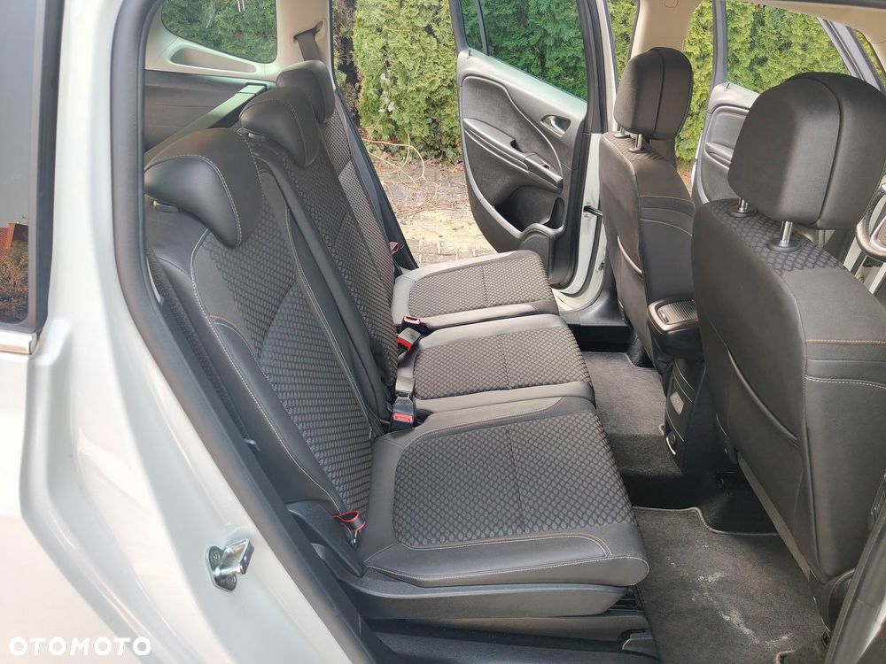Opel Zafira - 17