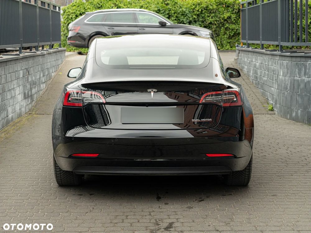 Tesla Model 3 - 5