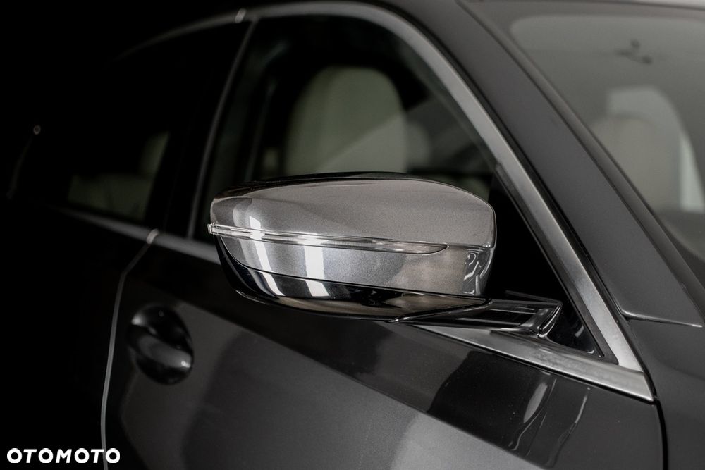 BMW Seria 3 330i xDrive - 3