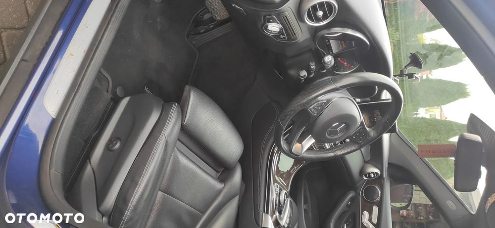 Mercedes-Benz GLC 300 4Matic 9G-TRONIC AMG Line - 8