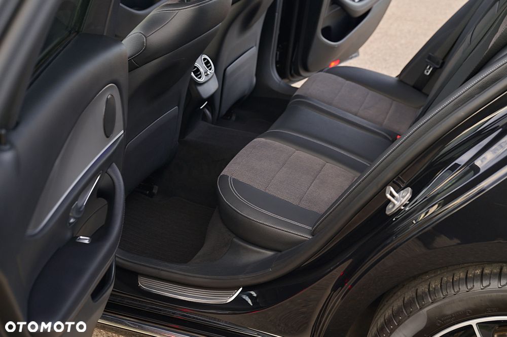 Mercedes-Benz Klasa E 220 d 9G-TRONIC - 19