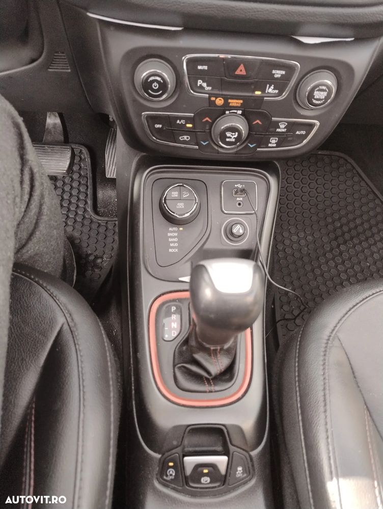 Jeep Compass 2.0 M-Jet 4x4 AT9 Low Trailhawk - 10