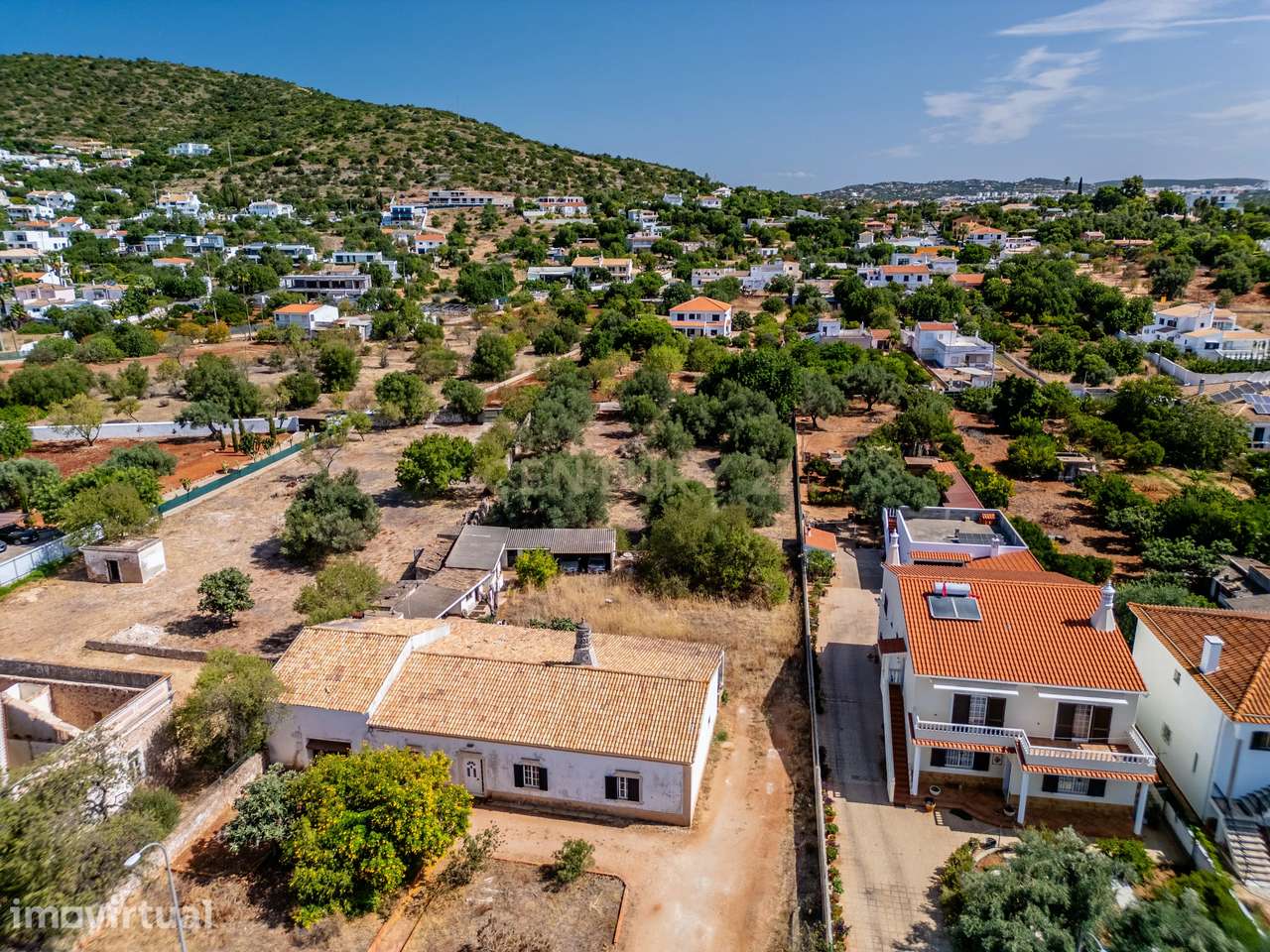 Terreno Urbano | 1.948 m² | 300 m² Construção | Loulé - Grande imagem: 3/13