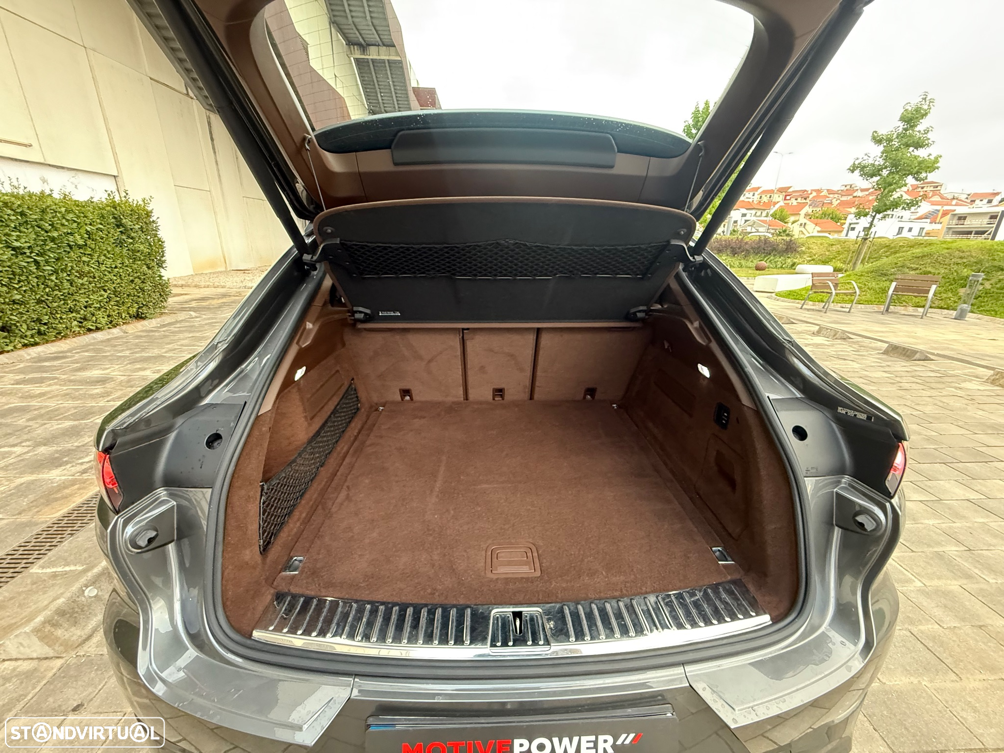 Porsche Cayenne Coupé Turbo S E-Hybrid - 38