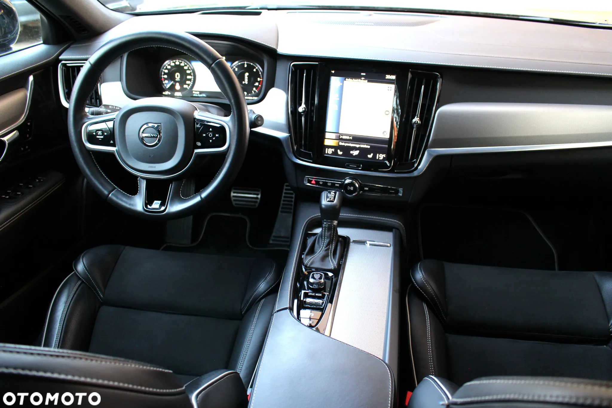 Volvo V90 D4 Geartronic R Design - 16