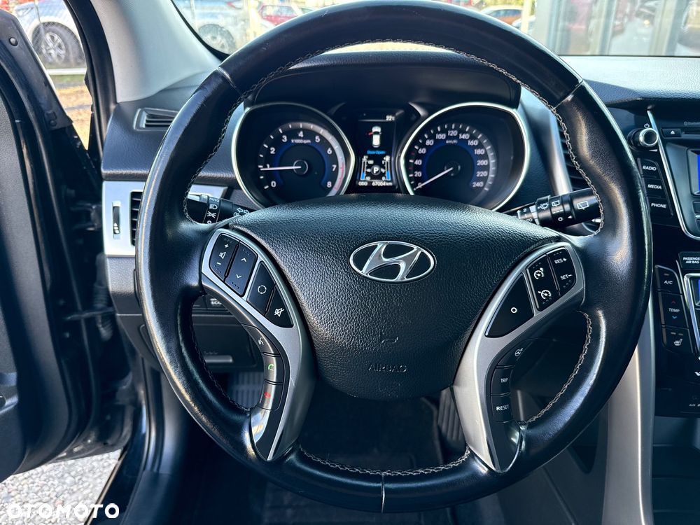 Hyundai i30 1.6 Comfort EU5 - 24