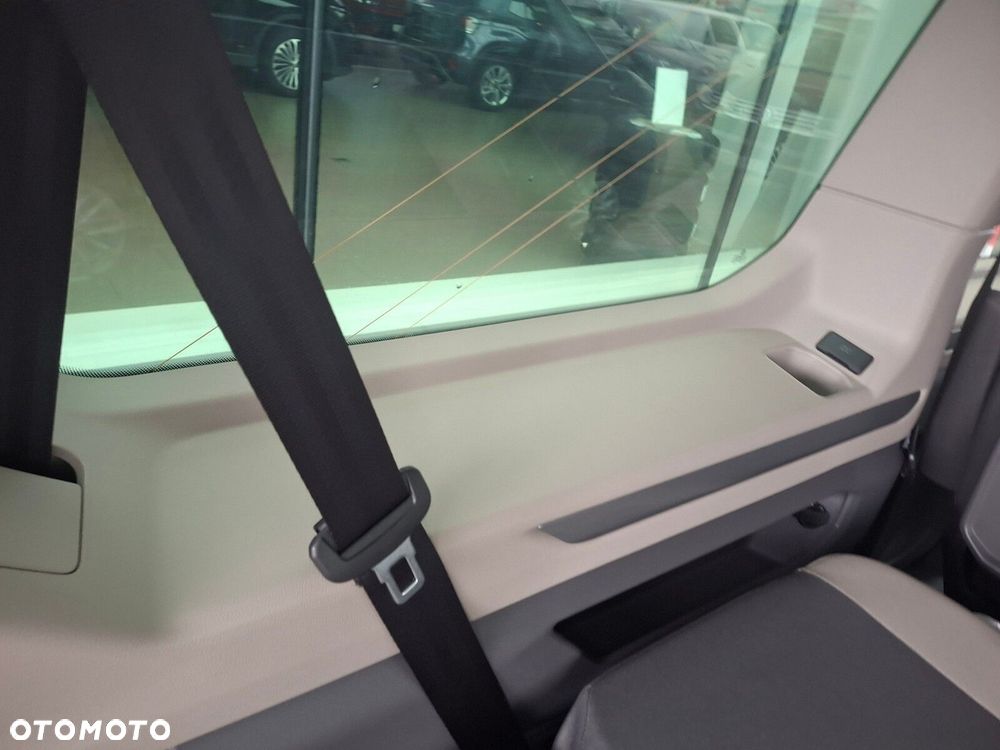 Volkswagen Multivan - 26
